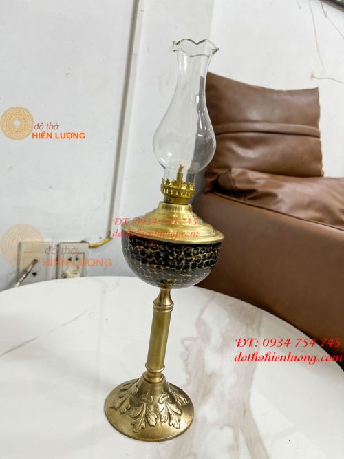 Đèn Dầu Bằng Đồng Cao 37cm Gò Tay Thủ Công