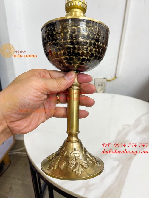 Đèn Dầu Bằng Đồng Cao 37cm Gò Tay Thủ Công