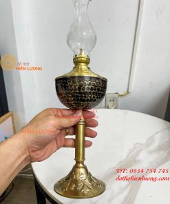 Đèn Dầu Bằng Đồng Cao 37cm Gò Tay Thủ Công
