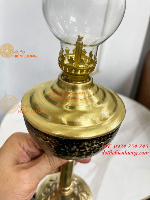Đèn Dầu Bằng Đồng Cao 37cm Gò Tay Thủ Công