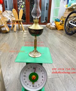 Đèn Dầu Bằng Đồng Cao 37cm Gò Tay Thủ Công