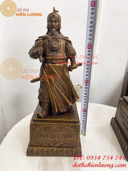 Tượng Trần Quốc Tuấn Mặc Áo Giáp Bằng Đồng Hun