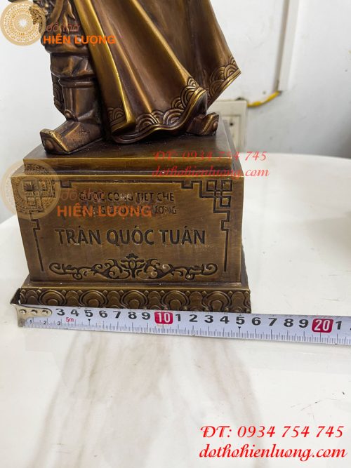 Tượng Trần Quốc Tuấn Mặc Áo Giáp Bằng Đồng Hun