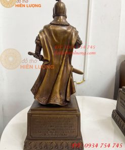 Tượng Trần Quốc Tuấn Mặc Áo Giáp Bằng Đồng Hun