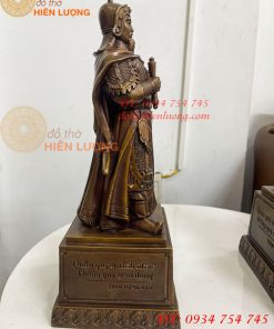 Tượng Trần Quốc Tuấn Mặc Áo Giáp Bằng Đồng Hun