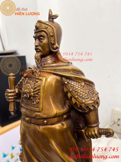 Tượng Trần Quốc Tuấn Mặc Áo Giáp Bằng Đồng Hun