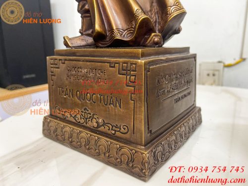 Tượng Trần Quốc Tuấn Mặc Áo Giáp Bằng Đồng Hun