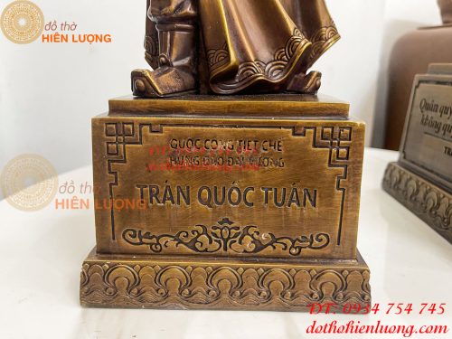 Tượng Trần Quốc Tuấn Mặc Áo Giáp Bằng Đồng Hun