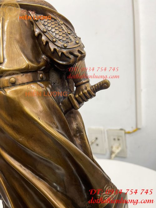 Tượng Trần Quốc Tuấn Mặc Áo Giáp Bằng Đồng Hun