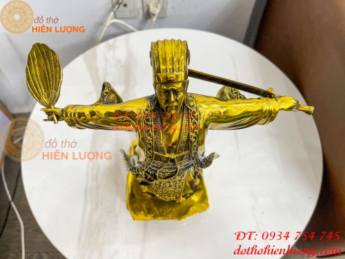 Tượng Khổng Minh Cao 35cm Đứng Đón Gió Bằng Đồng Vàng