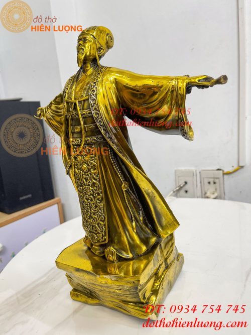 Tượng Khổng Minh Cao 35cm Đứng Đón Gió Bằng Đồng Vàng