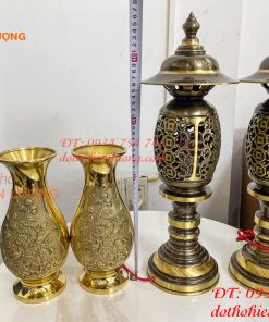 Đôi Lọ Hoa Cúc Dáng Củ Tỏi Bằng Đồng Thờ Cúng