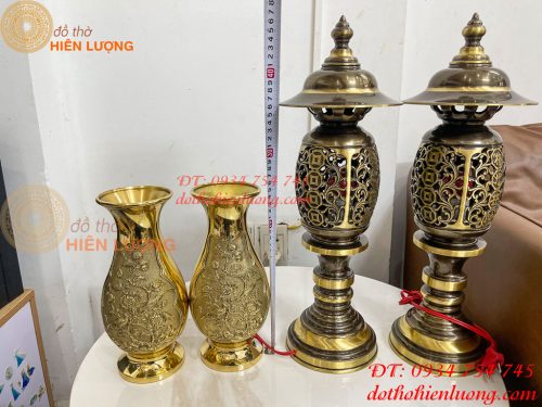 Đôi Lọ Hoa Cúc Dáng Củ Tỏi Bằng Đồng Thờ Cúng