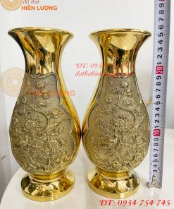 Đôi Lọ Hoa Cúc Dáng Củ Tỏi Bằng Đồng Thờ Cúng