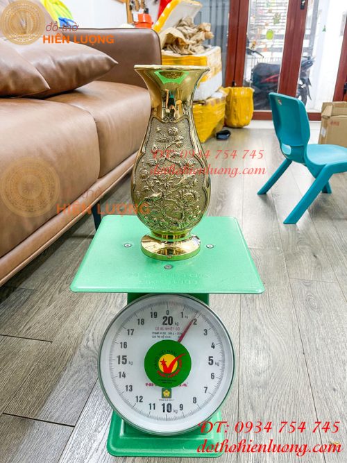 Đôi Lọ Hoa Cúc Dáng Củ Tỏi Bằng Đồng Thờ Cúng