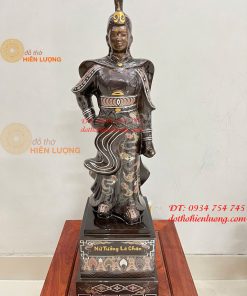 Tượng Nữ Tướng Lê Chân Khảm Ngũ Sắc