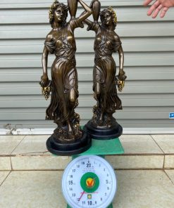 Cặp Chân Đèn Cô Gái Châu Âu Bằng Đồng Cao 76cm