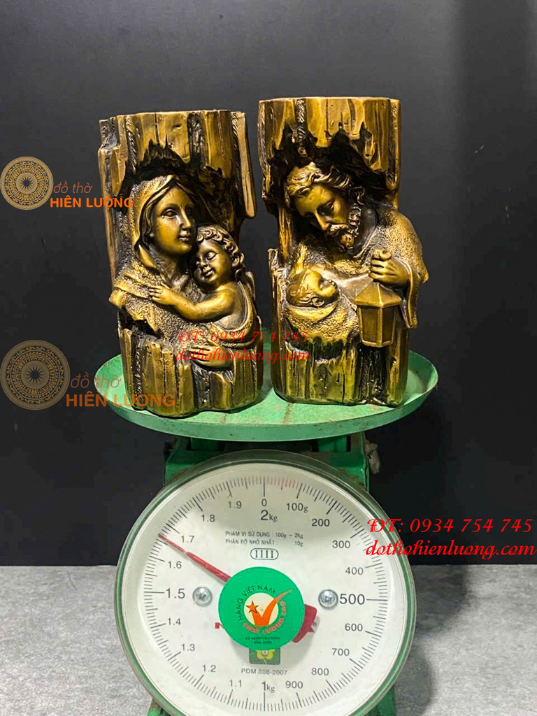 Đôi Đèn Cày Gia Đình Chúa Bằng Đồng Cao 14cm